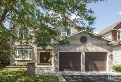 15 Upwood Street, Hunt Club - South Keys And Area, On K1t 3y6