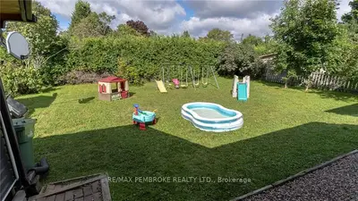 306 Patricia Avenue, Pembroke, On K8a 2c2