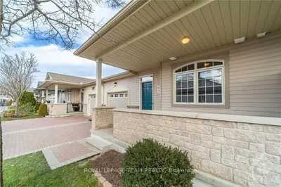 43 VILLAGE WALK, Manotick - Kars - Rideau Twp and Area, ON K4M 1L1