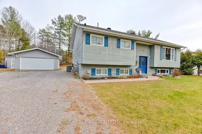 17 Martin Street, Laurentian Hills, On K0j 1j0