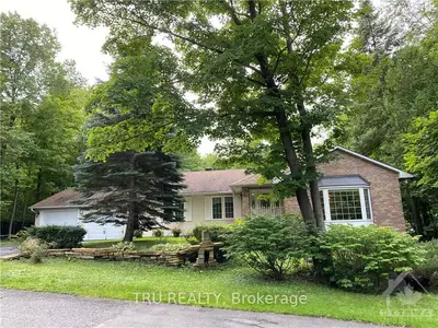 12 Davidson Drive, Beacon Hill North - South And Area, On K1j 6l9