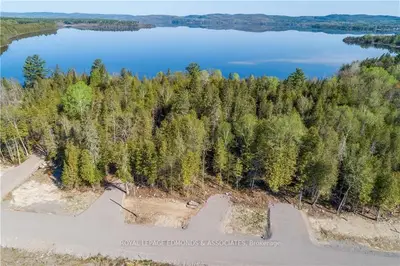 395 MULLOY BAY Drive, Whitewater Region, ON K0J 2L0