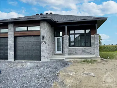 804 NAMUR Street, Russell, ON K0A 1W0