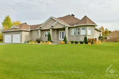 410 West Lake Circle, Carp - Huntley Ward, On K0a 1l0