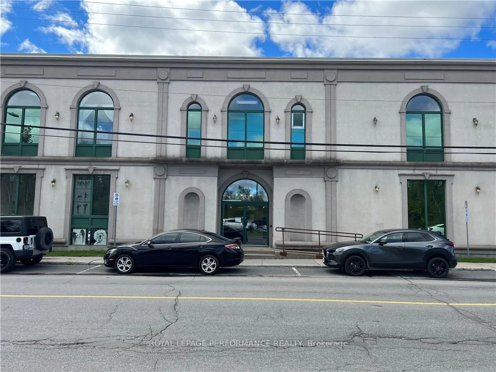 352 MAIN Street 202, Hawkesbury, ON K6A 1A5