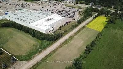 1112 Pembroke Street E, Laurentian Valley, On K8a 7r5
