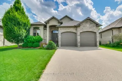 Detached in Woodstock