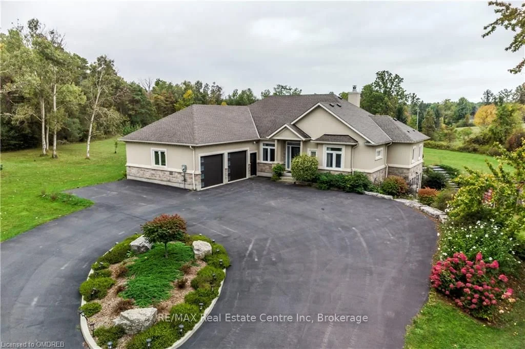 Detached in Puslinch