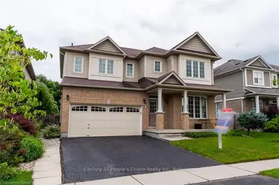 Detached in Brantford