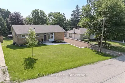 Detached in Brant