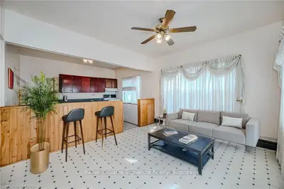 Condo Apartment in Hamilton
