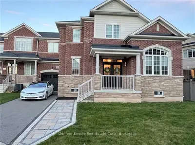 Att/Row/Townhouse in Hamilton