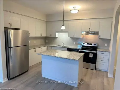 Condo Townhouse in Kitchener
