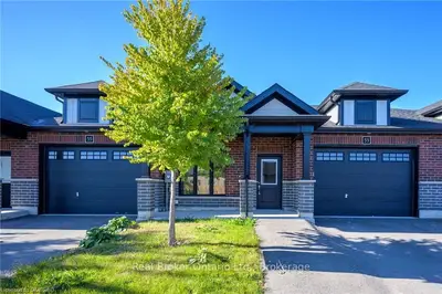 Att/Row/Townhouse in Norfolk County