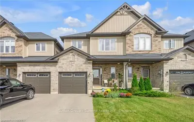 Att/Row/Townhouse in Hamilton