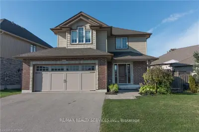 Detached in Woodstock