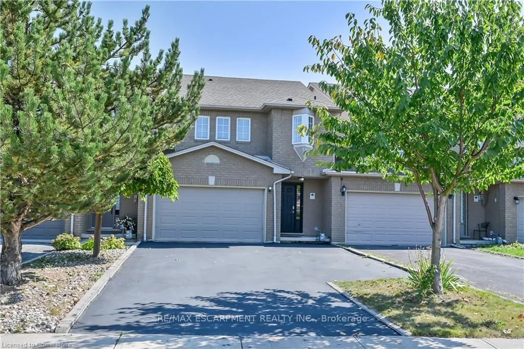 Att/Row/Townhouse in Hamilton