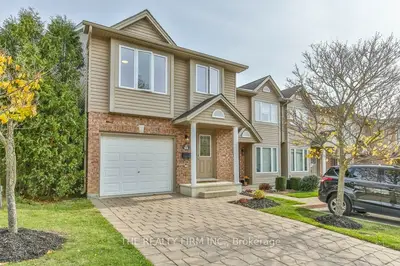 Condo Townhouse in London North
