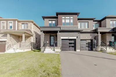 Att/Row/Townhouse in Haldimand