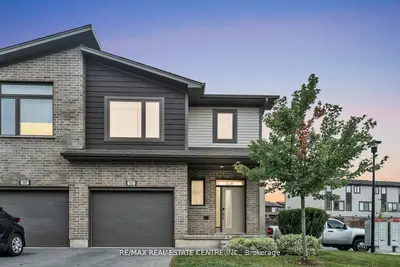 Condo Townhouse in London South
