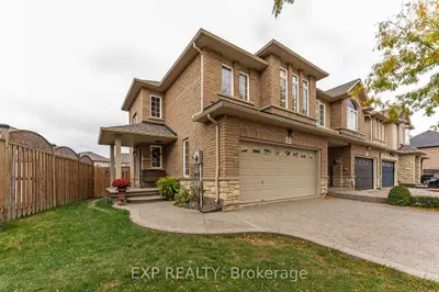 Att/Row/Townhouse in Hamilton