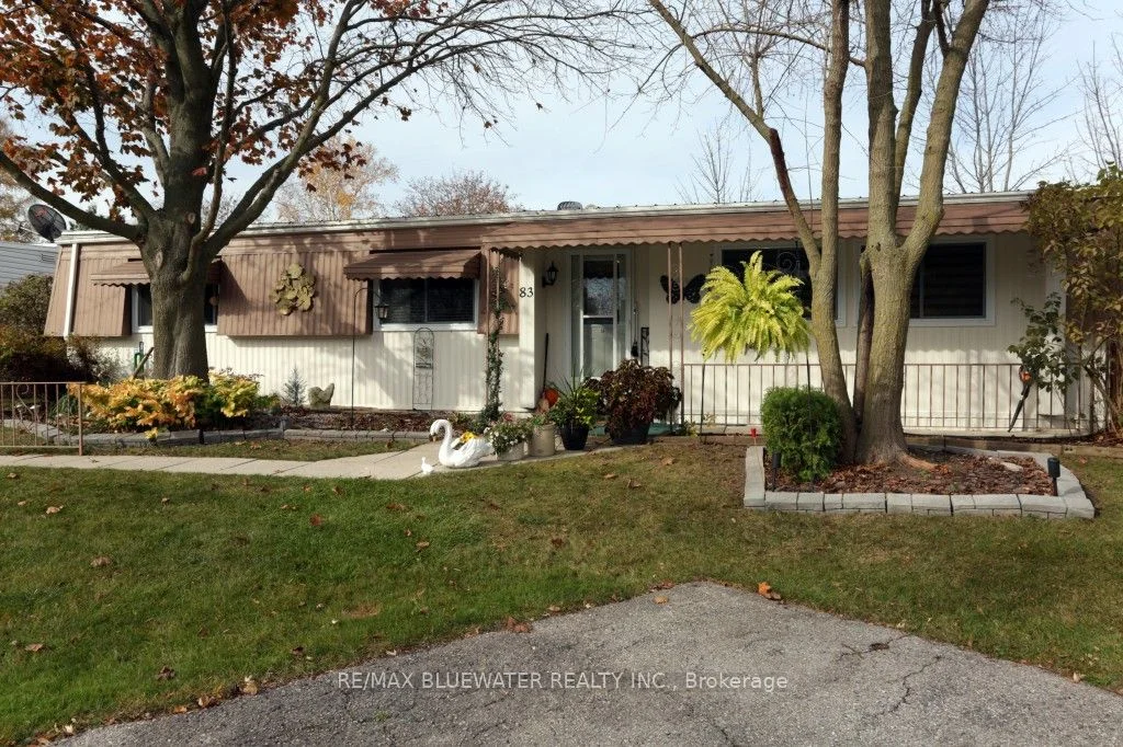 83 Dunes Drive, Lambton Shores, On N0m 1t0