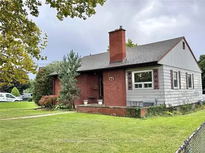 Detached in Thorold