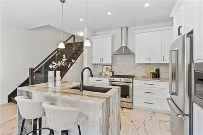 675 Victoria Road N 9, Guelph, On N1e 0s9