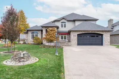 Detached in Port Colborne