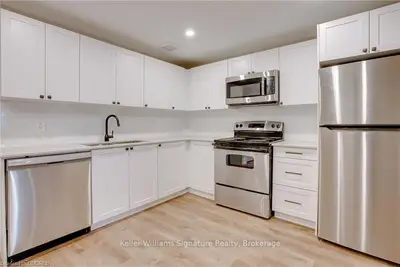 Condo Apartment in Hamilton