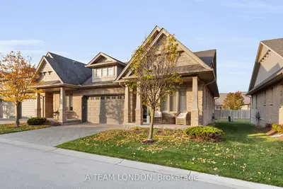 Condo Townhouse in London North