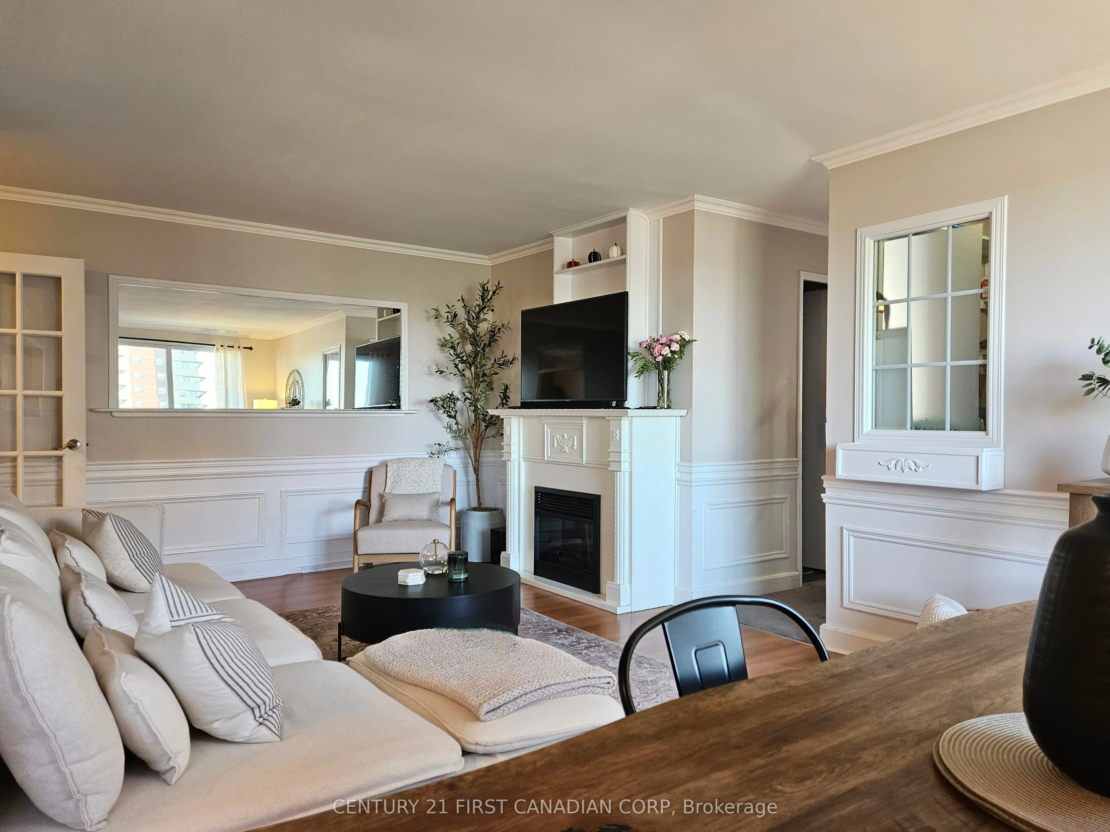 Condo Apartment in London South
