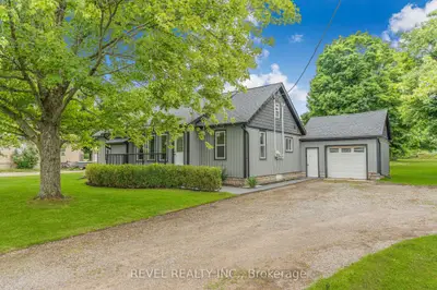 Detached in Port Colborne