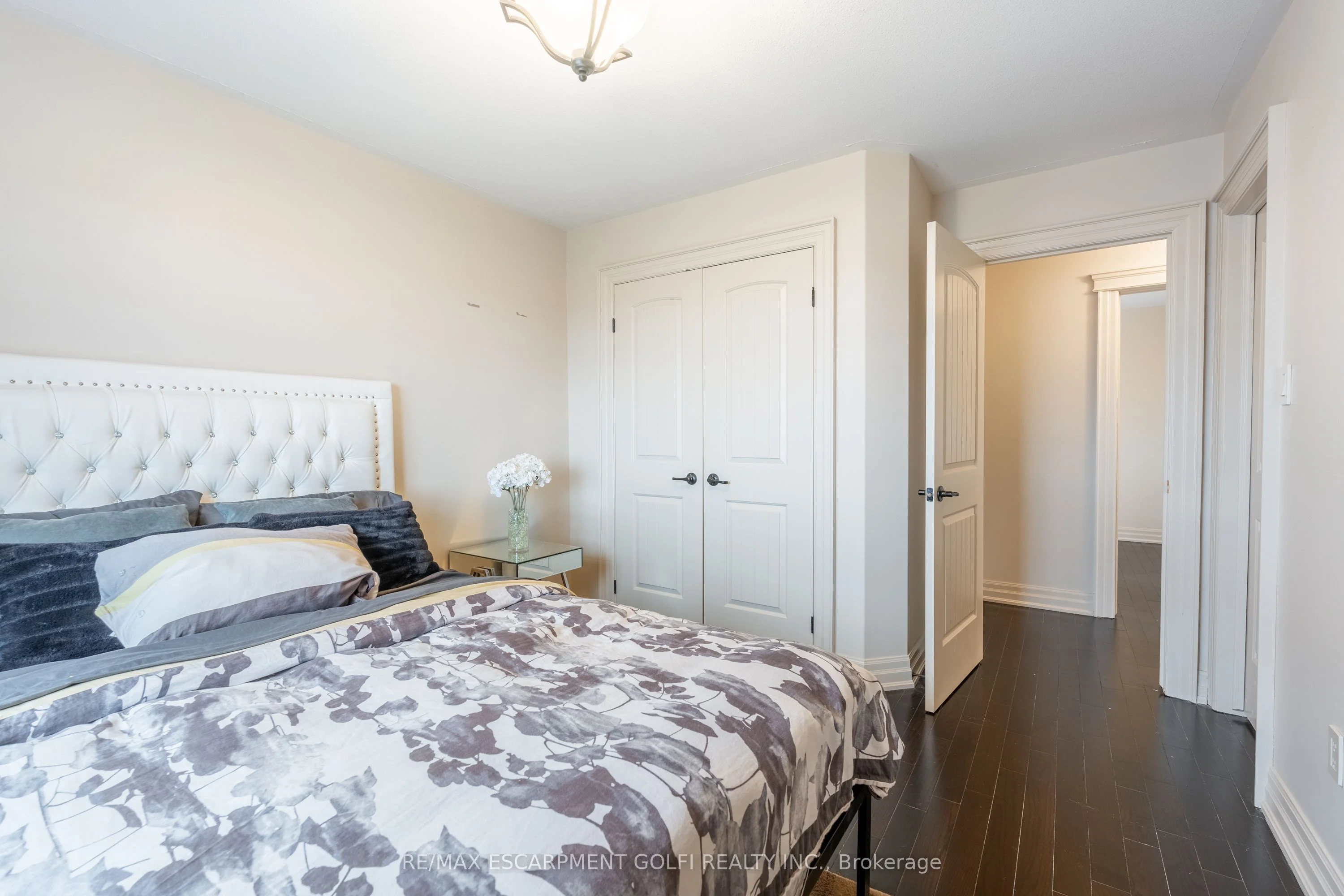 7 Meadowlark Drive, Port Colborne, ON L3K 6E3