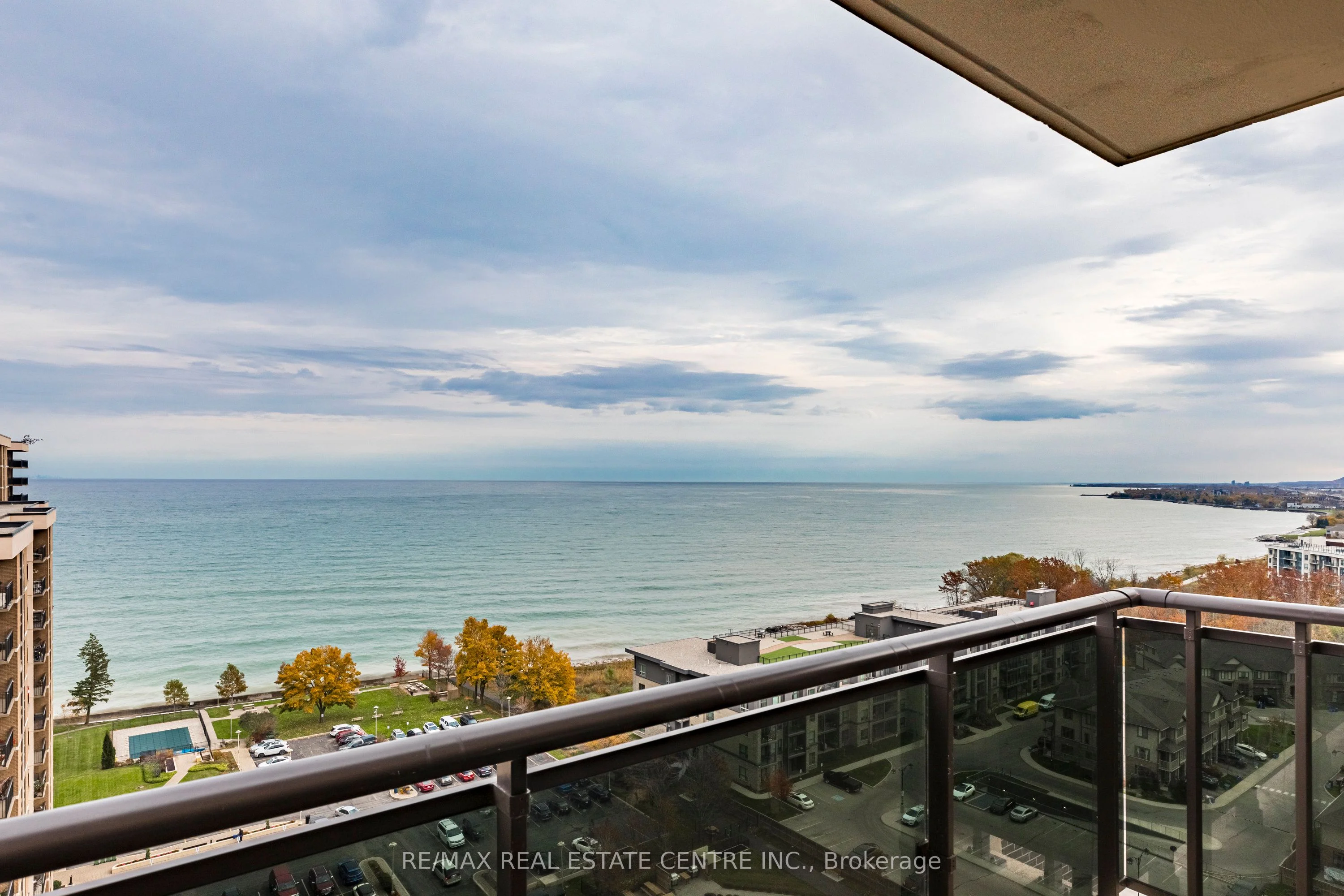 Condo Apartment in Hamilton