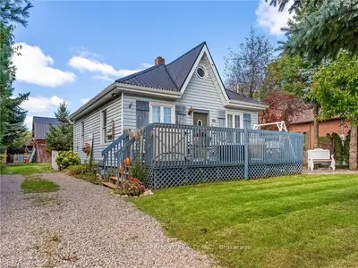 Detached in Brantford