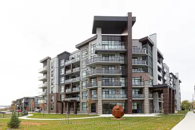 Condo Apartment in Hamilton