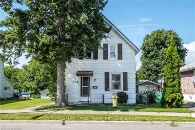 Detached in Gananoque