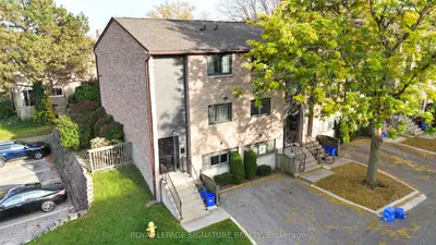 Condo Townhouse in London North