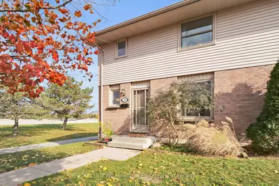 Condo Townhouse in London North