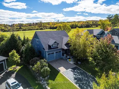 Detached in Blue Mountains