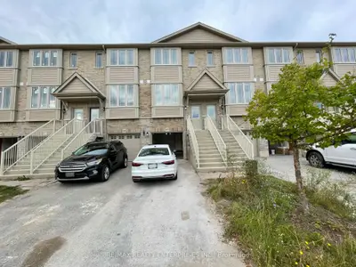 Att/Row/Townhouse in Hamilton