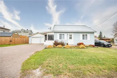 Detached in Pembroke