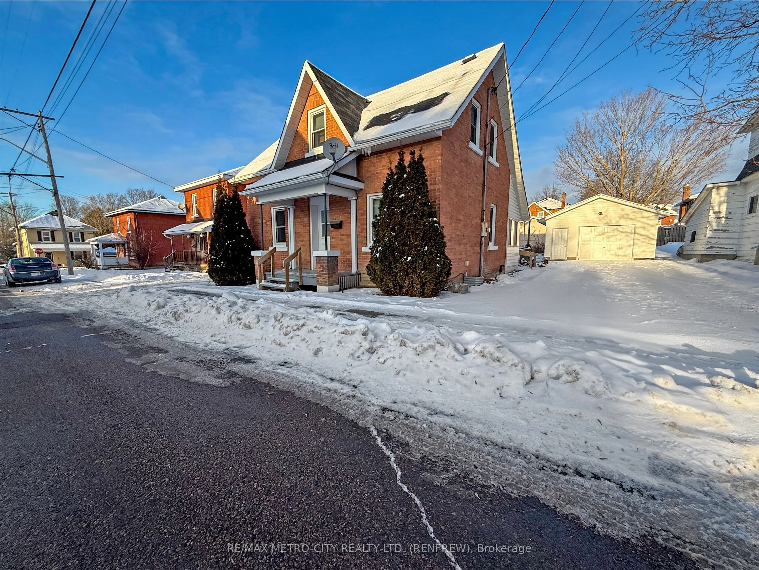 Detached in Renfrew