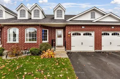 Att/Row/Townhouse in Brockville