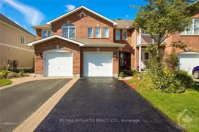 Att/Row/Townhouse in Orleans - Cumberland and Area