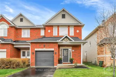 Att/Row/Townhouse in Kanata
