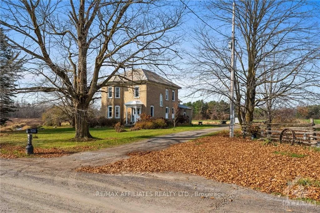 776 TOWNLINE Road, Rideau Lakes, ON K7A 4S5