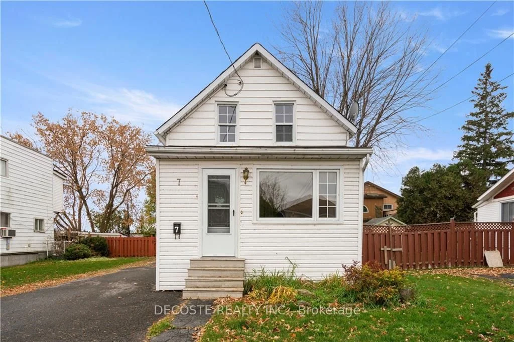 Detached in Cornwall