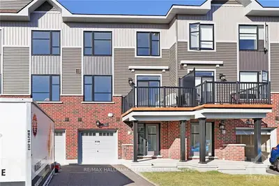Att/Row/Townhouse in Barrhaven
